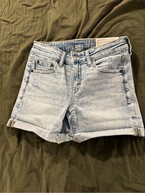 American Eagle Outfitters Light Wash Denim Shorts- Next Level Stretch
